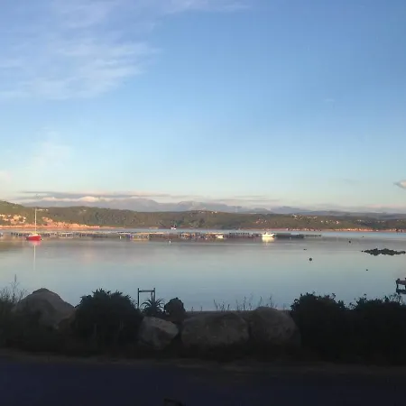 Les Pieds Dans L'eau *