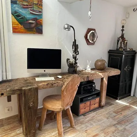 Les Pieds Dans L'eau