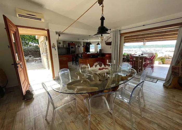 Les Pieds Dans L'eau *