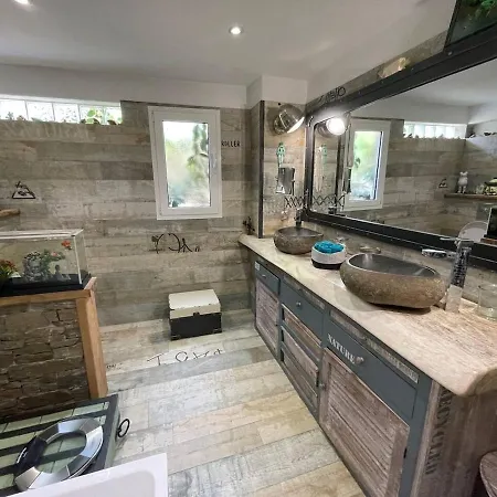 Les Pieds Dans L'eau Villa *