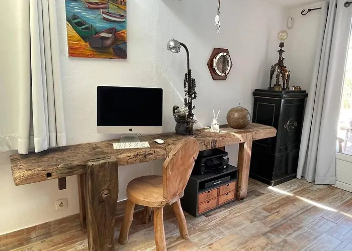 Les Pieds Dans L'eau